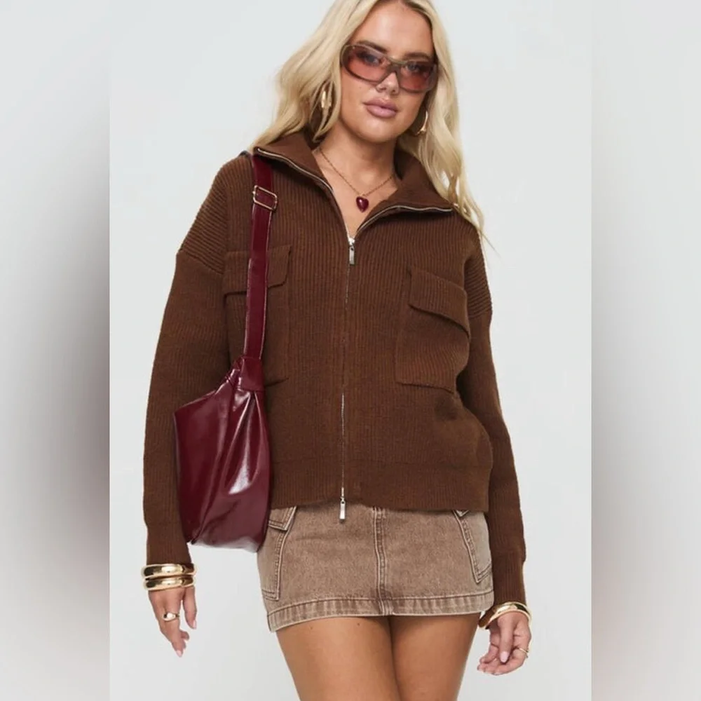 Princess Polly NWT Too Busy Zip Up Sweater‎ Chocolate - Size S/M